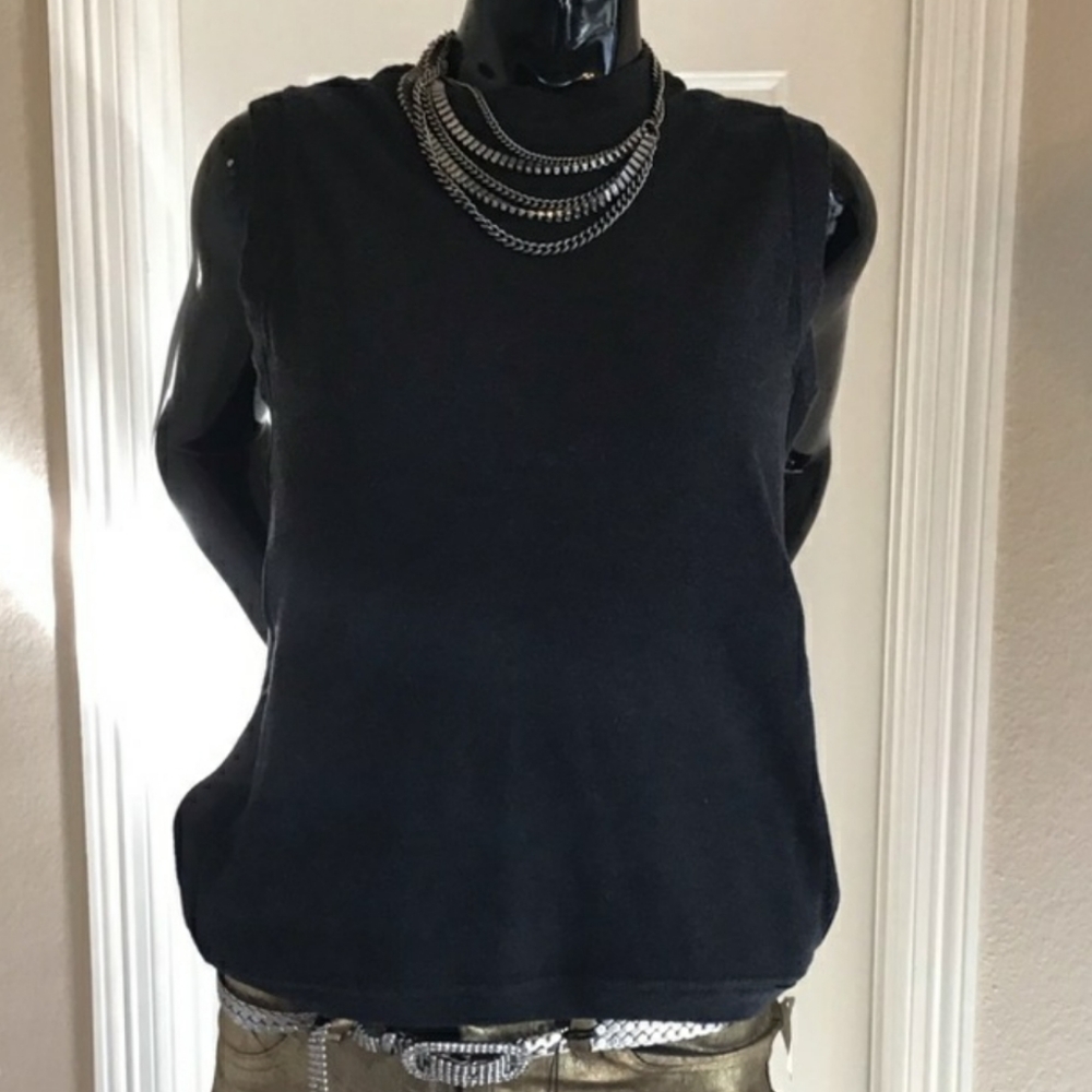 💕💕Chanel Vest/Top